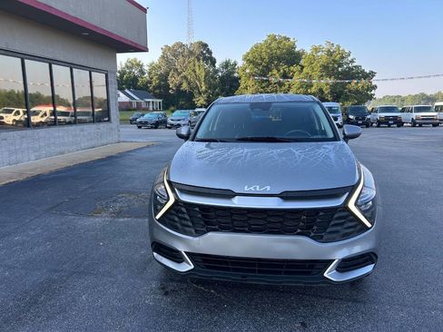 Used 2023 Kia Sportage LX image 5