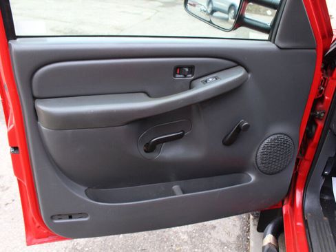 Used 2005 Chevrolet Silverado 3500 4x4 Regular Cab image 18