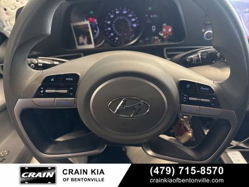 Used 2021 Hyundai Elantra SE FWD image 20
