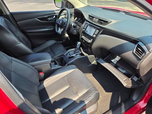 Used 2018 Nissan Rogue Sport SL FWD image 41