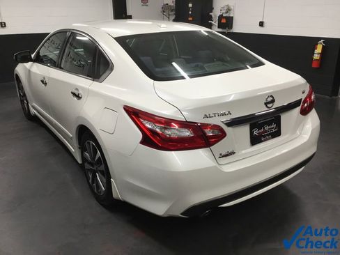 Used 2016 Nissan Altima 2.5 SV w/ Convenience Package image 7