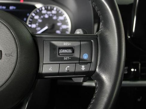 Certified 2025 Nissan Pathfinder SV FWD image 29