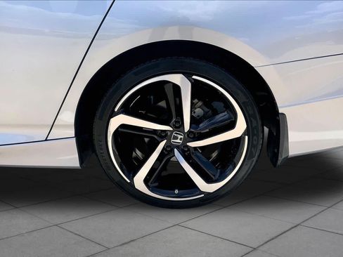 Used 2019 Honda Accord Sport image 11