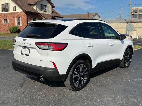 Used 2022 Ford Escape SE w/ SE Sport Appearance Package AWD/4WD image 6