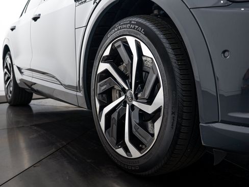 Certified 2024 Audi Q8 e-tron Premium Plus AWD/4WD image 22