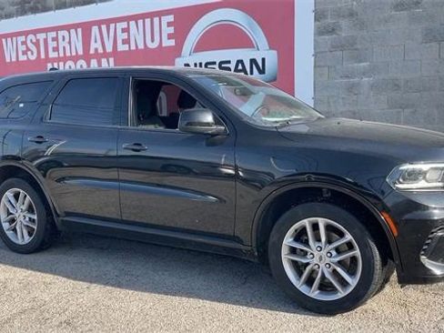 Used 2023 Dodge Durango GT image 3