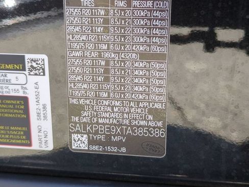 New 2026 Land Rover Range Rover Long Wheelbase SE AWD/4WD image 22