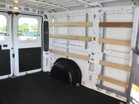 Used 2025 RAM ProMaster 2500 w/ U-Haul Equipment Group FWD image 38