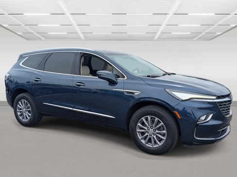 Used 2023 Buick Enclave Essence FWD image 7