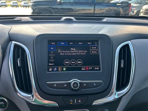 Used 2022 Chevrolet Equinox LT image 16