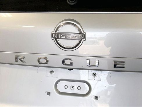 Used 2023 Nissan Rogue SL AWD/4WD image 28