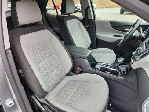 Used 2024 Chevrolet Equinox LT image 47