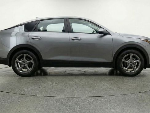 Used 2025 Kia K4 LXS image 11