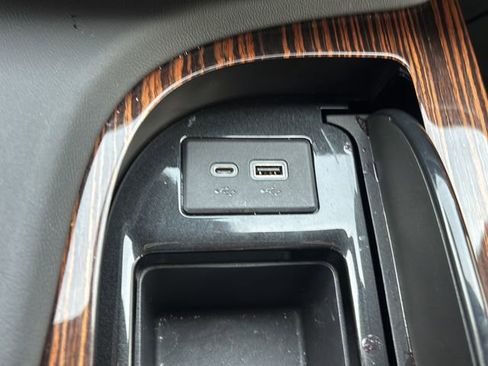 Used 2021 Cadillac Escalade ESV Premium Luxury image 30