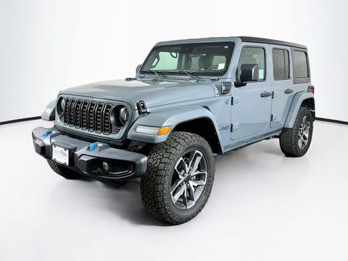 Used 2024 Jeep Wrangler Unlimited w/ Convenience Group AWD/4WD image 3