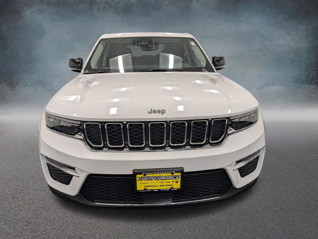 Used 2024 Jeep Grand Cherokee Limited AWD/4WD image 2