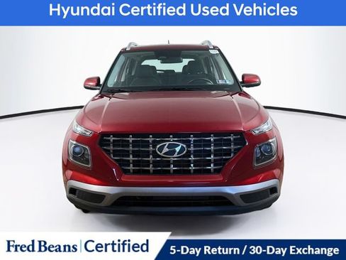 Certified 2025 Hyundai Venue SEL FWD image 2
