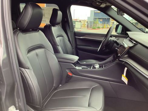 New 2026 Jeep Grand Cherokee Limited image 38