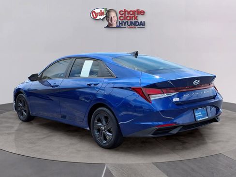 Certified 2023 Hyundai Elantra SEL w/ Cargo Package FWD image 3