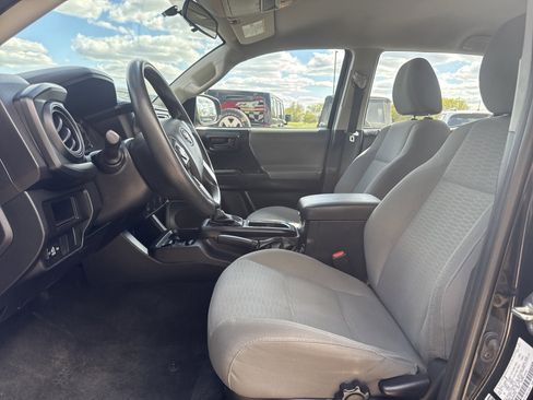 Used 2017 Toyota Tacoma SR w/ Tow Package AWD/4WD image 3