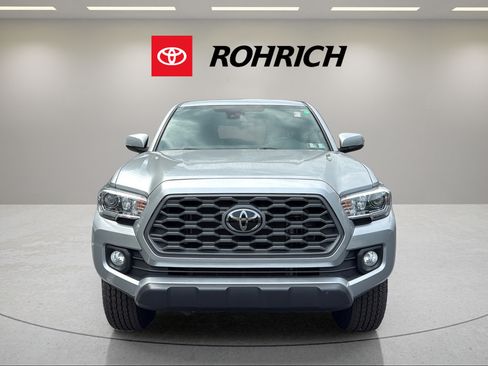 Used 2023 Toyota Tacoma TRD Off-Road AWD/4WD image 4