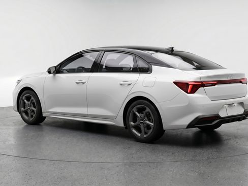 Used 2025 Kia K4 LXS image 6