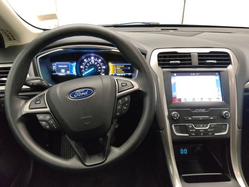 Used 2019 Ford Fusion SE image 22