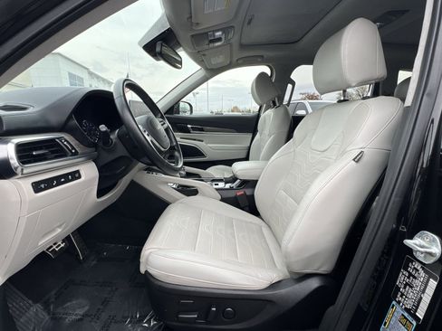 Used 2022 Kia Telluride SX w/ SX Prestige Package image 13