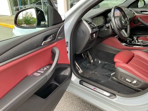 Used 2023 BMW X4 xDrive30i w/ M Sport Package AWD/4WD image 31