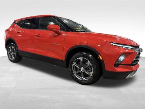 Used 2025 Chevrolet Blazer LT AWD/4WD image 9