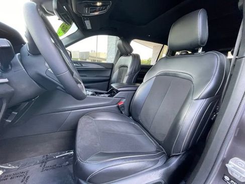 Used 2023 Jeep Grand Cherokee L Laredo AWD/4WD image 12