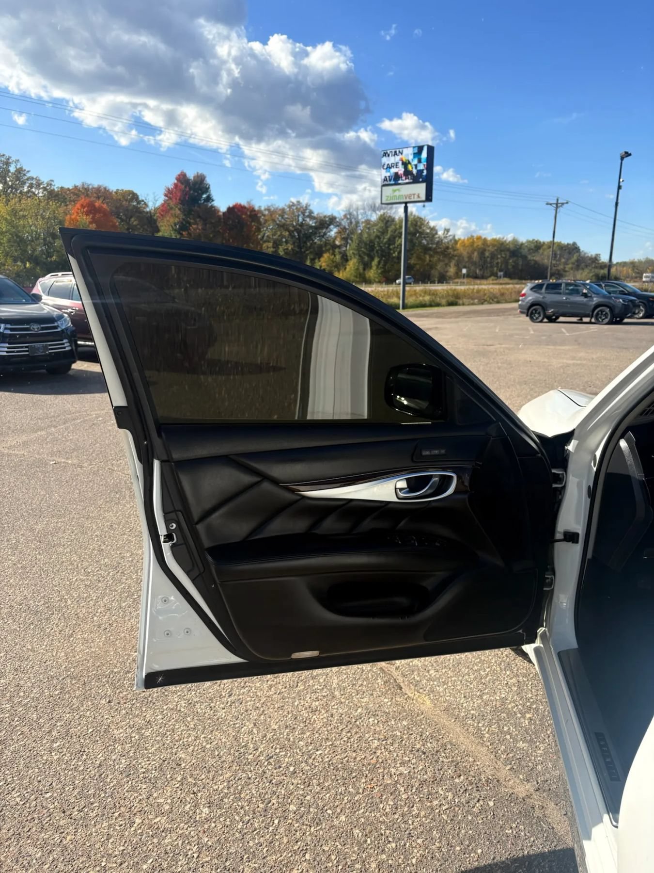 Used 2015 INFINITI Q70 L 3.7 AWD/4WD image 10