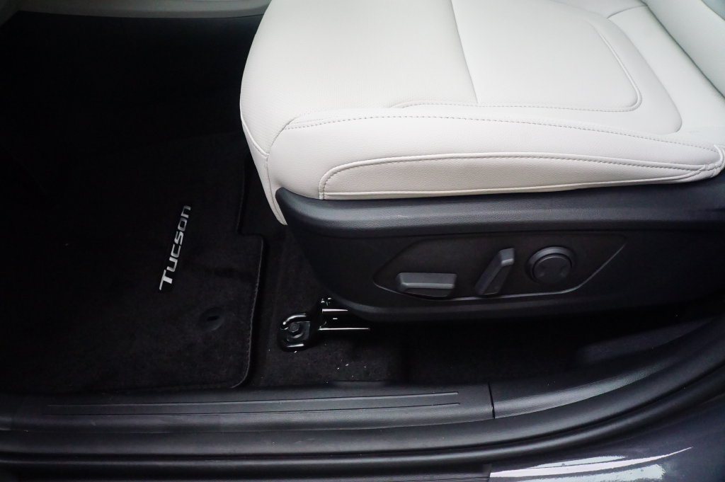 New 2026 Hyundai Tucson SEL FWD image 16