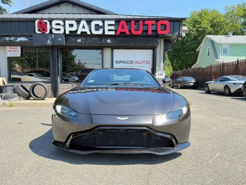 Used 2019 Aston Martin V8 Vantage Coupe RWD image 2