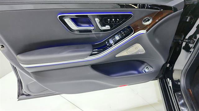 Used 2025 Mercedes-Benz S 500 4MATIC image 21