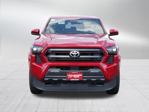 Certified 2025 Toyota Tacoma SR5 AWD/4WD image 2
