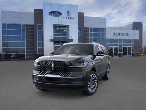New 2026 Lincoln Navigator L Reserve AWD/4WD image 2