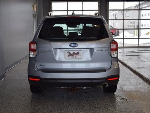 Used 2018 Subaru Forester 2.5i Touring w/ Popular Package #2 image 8