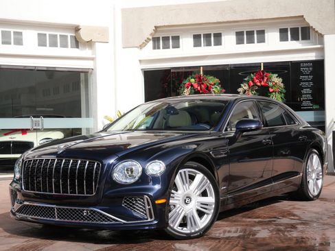 New 2026 Bentley Flying Spur Azure image 12