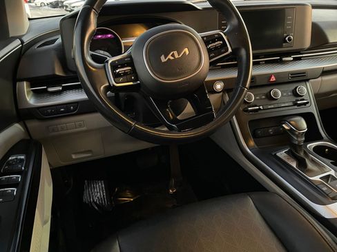 Used 2023 Kia Carnival LX image 34