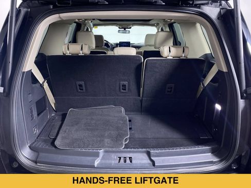 Used 2022 Ford Expedition Platinum AWD/4WD image 16