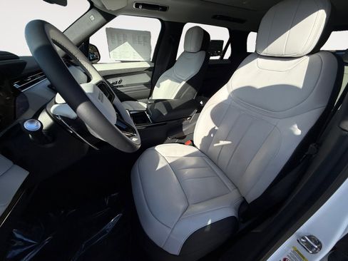 Used 2025 Land Rover Range Rover Sport Dynamic SE image 10