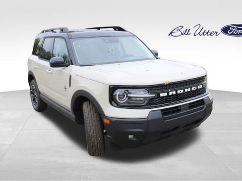 New 2025 Ford Bronco Sport Outer Banks image 2