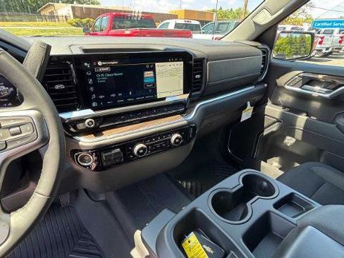 Used 2026 Chevrolet Silverado 1500 LT AWD/4WD image 21
