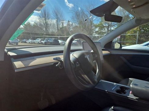 Used 2023 Tesla Model Y Long Range image 5