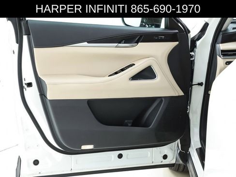 Used 2023 INFINITI QX60 Sensory w/ Cargo Package AWD/4WD image 19