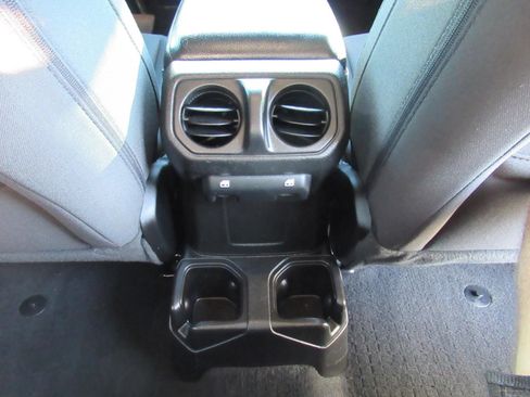 Used 2023 Jeep Gladiator Sport AWD/4WD image 30