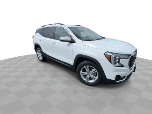 Certified 2022 GMC Terrain SLE w/ Driver Convenience Package image 2