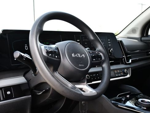 Used 2023 Kia Sportage LX AWD/4WD image 15