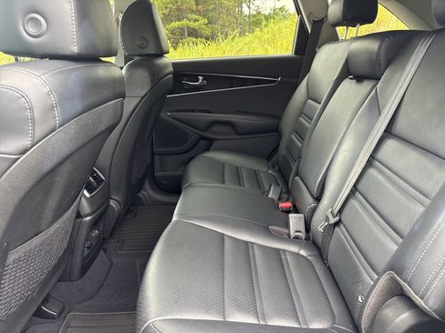 Used 2019 Kia Sorento EX image 22